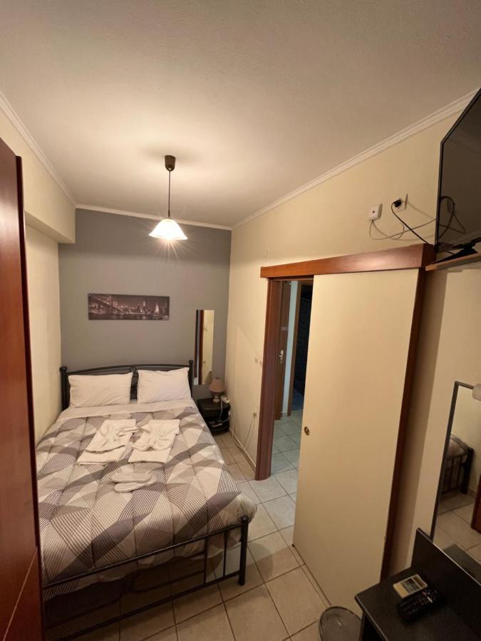Pinpoint Rooms Mesolóngion Esterno foto
