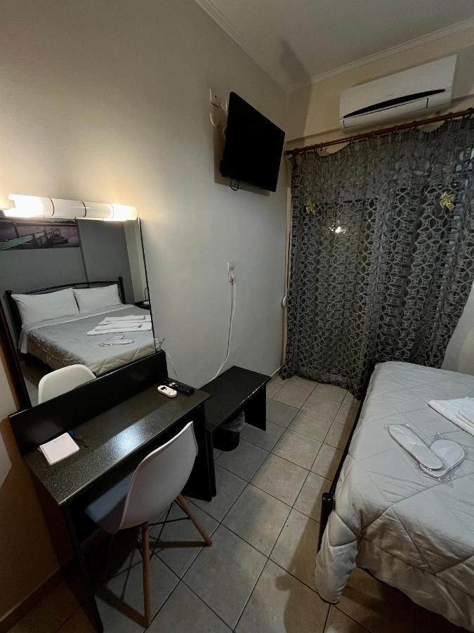 Pinpoint Rooms Mesolóngion Esterno foto